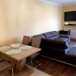 Lakeside Luxury Daire
