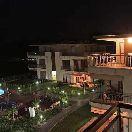 Lakeside Luxury Daire *